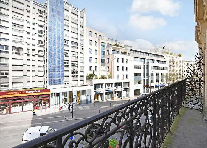 Bright - 2br-4p - Belleville Apartment *